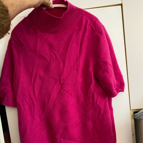 In Cashmere magenta pink short sleeve turtleneck mock neck sweater - Picture 5 of 10